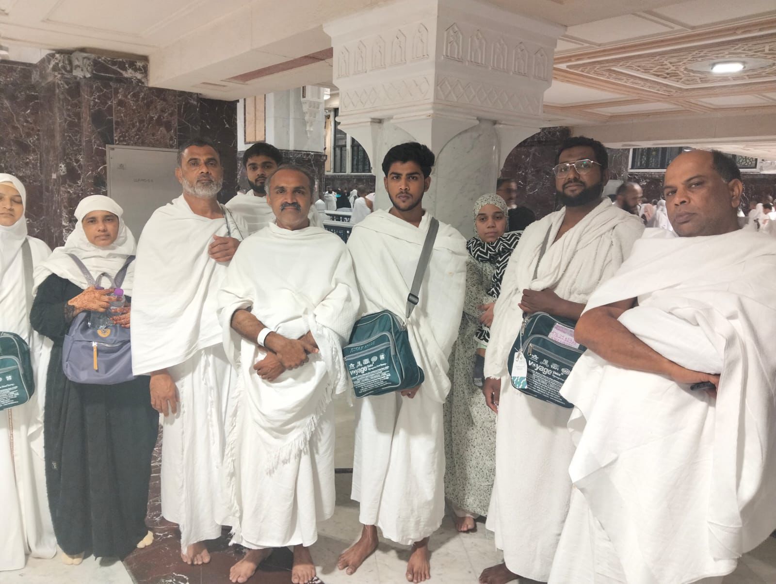 deluxe package umrah pilgrims ready to perform umrah under guidance of our mollim